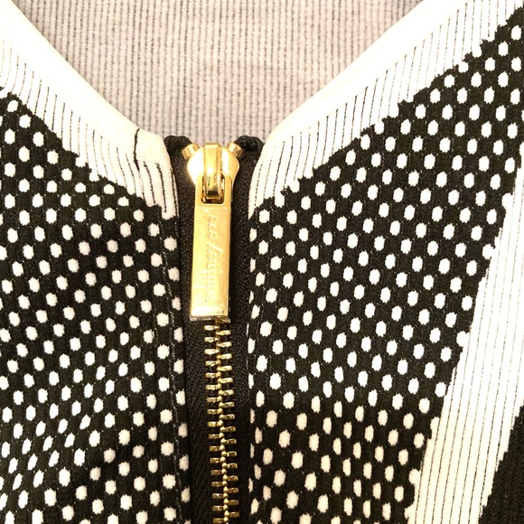 NWOT Whitney Eve Black & White Sport Top Size Small - Picture 2 of 5